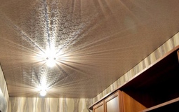 Сатиновый потолок для гостиной с фотопечатью