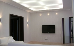 Белый светопрозрачный потолок для спальни